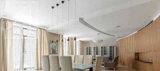 4-комн. квартира, 219 м2, 2/5 эт. Москва