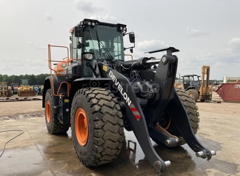 Фронтальный погрузчик Develon SD380 Кемерово - изображение 1