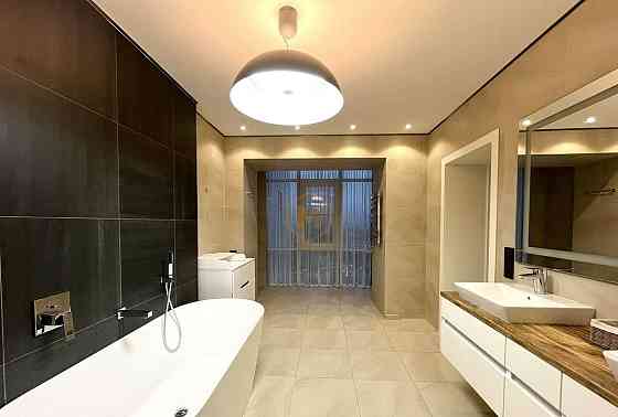 4-комн. квартира, 240.5 м2, 17/17 эт. Белгород