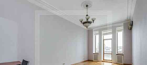 5-комн. квартира, 170 м2, 6/7 эт. Москва