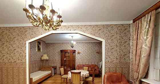 2-комн. квартира, 79 м2, 2/5 эт. Санкт-Петербург