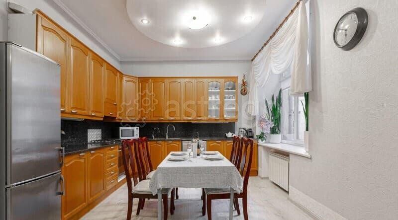 4-комн. квартира, 140 м2, 5/5 эт. Санкт-Петербург - изображение 2