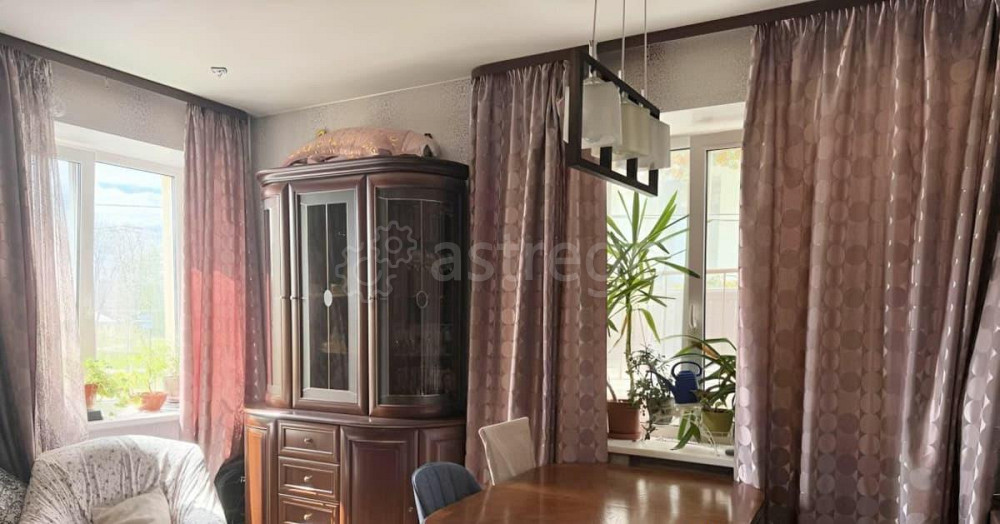 4-комн. квартира, 84.9 м2, 2/4 эт. Санкт-Петербург - изображение 1