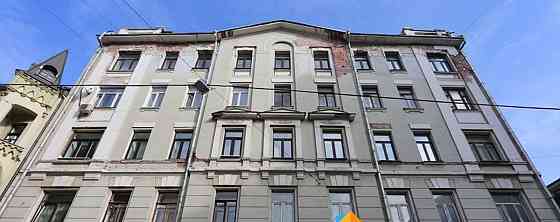 2-комн. квартира, 100 м2, 3/5 эт. Москва