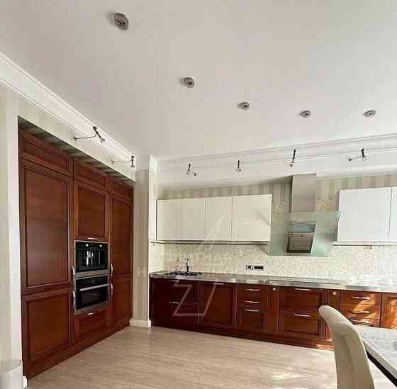 4-комн. квартира, 163.8 м2, 1/8 эт. Санкт-Петербург