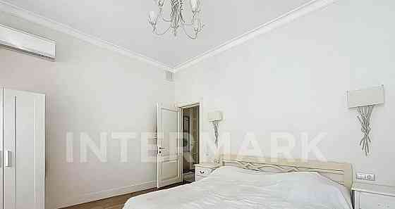6-комн. квартира, 210 м2, 2/3 эт. Москва