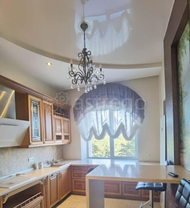 3-комн. квартира, 140 м2, 8/8 эт. Барнаул - изображение 1