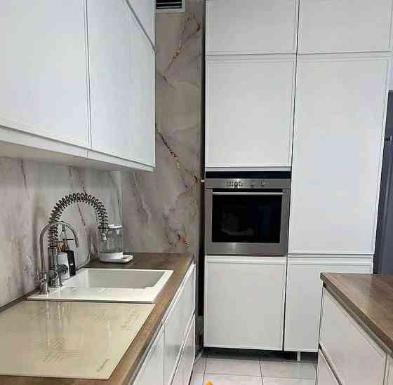 4-комн. квартира, 90 м2, 17/20 эт. Москва