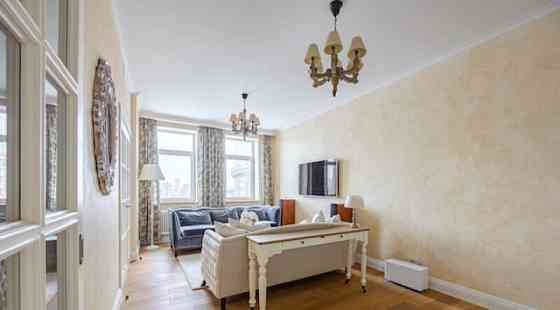 5-комн. квартира, 130.7 м2, 9/33 эт. Москва