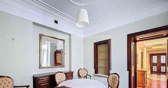 5-комн. квартира, 150 м2, 4/5 эт. Москва