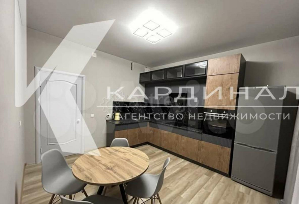 2-комн. квартира, 80 м2, 8/10 эт. Старый Оскол - изображение 1