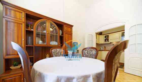 2-комн. квартира, 80 м2, 2/5 эт. Санкт-Петербург