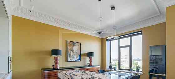 2-комн. квартира, 70 м2, 7/20 эт. Москва