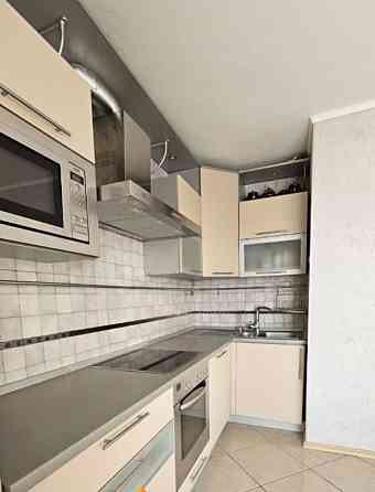 2-комн. квартира, 52 м2, 13/16 эт. Москва