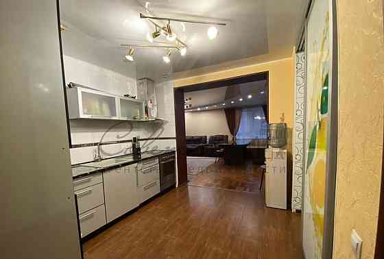 3-комн. квартира, 110 м2, 1/4 эт. Старый Оскол