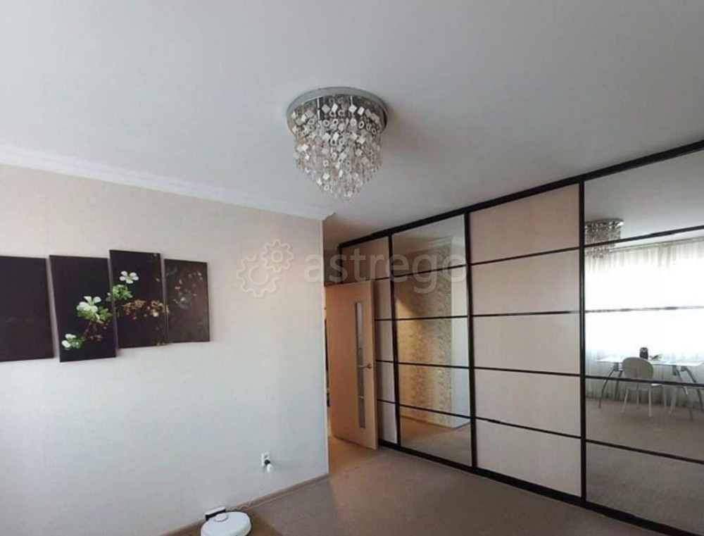 4-комн. квартира, 64 м2, 5/5 эт. Красноярск - изображение 1