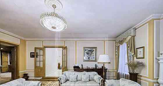 4-комн. квартира, 160 м2, 4/6 эт. Москва
