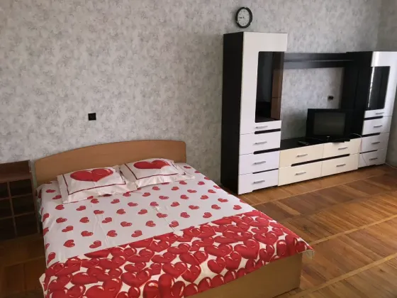 Сдам 1-комн. квартиру, 36 м2, 3/5 эт., посуточно Киров