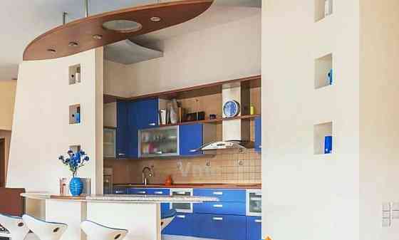 4-комн. квартира, 180 м2, 3/5 эт. Москва