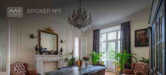 4-комн. квартира, 180 м2, 4/6 эт. Санкт-Петербург