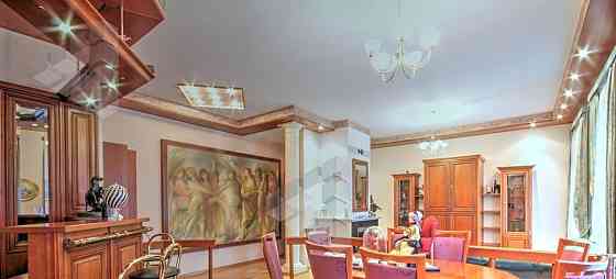 5-комн. квартира, 185 м2, 4/5 эт. Москва