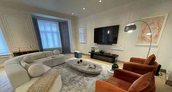 3-комн. квартира, 170 м2, 2/5 эт. Москва