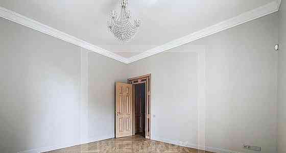 5-комн. квартира, 220 м2, 1/6 эт. Москва