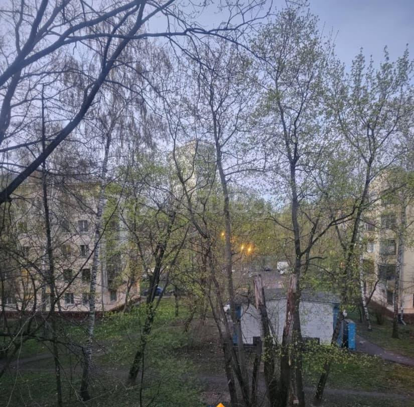 Комната, 50 м2, 3/5 эт. Москва - изображение 2