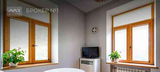 4-комн. квартира, 98 м2, 2/5 эт. Санкт-Петербург