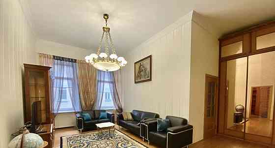 4-комн. квартира, 105 м2, 3/6 эт. Москва