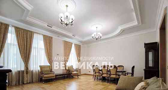 3-комн. квартира, 150 м2, 3/6 эт. Москва