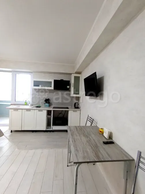 Сдам студию, 33 м2, 6/8 эт., Посуточно Севастополь - изображение 4