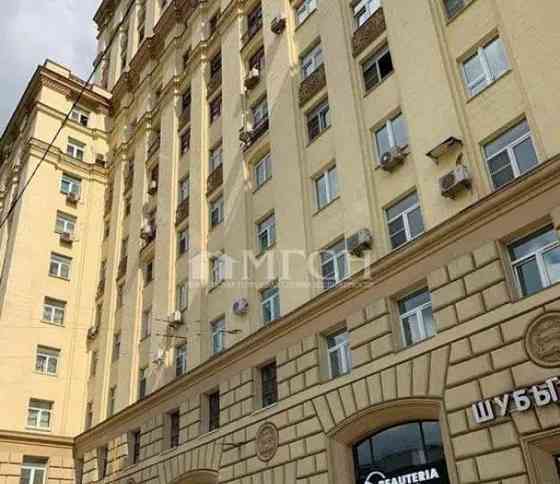 2-комн. квартира, 69 м2, 5/15 эт. Москва