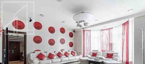 5-комн. квартира, 160 м2, 2/4 эт. Москва