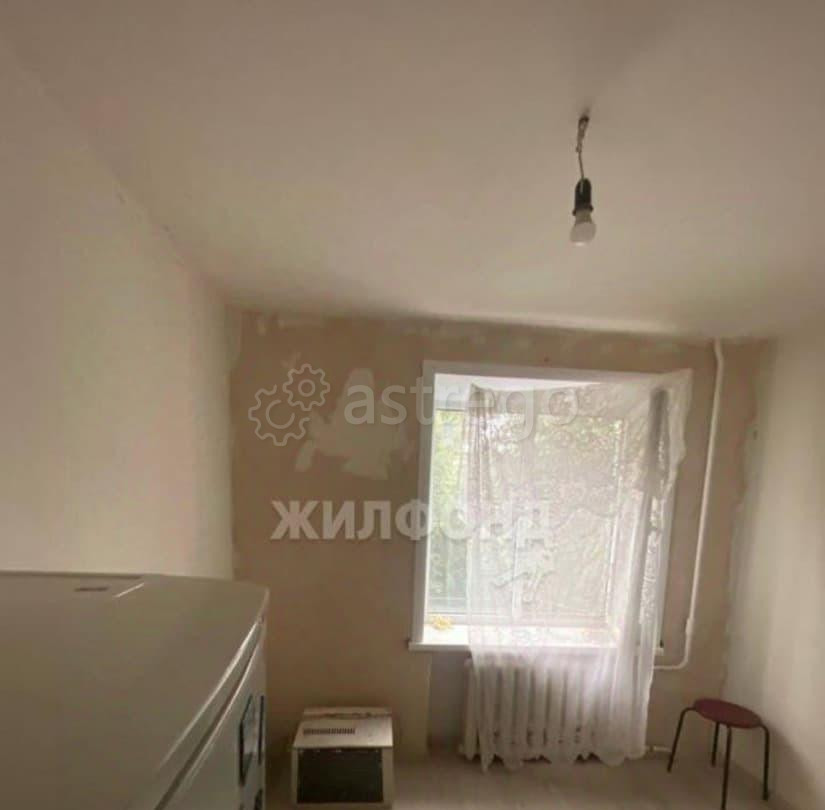 Комната, 8 м2, 4/5 эт. Астрахань - изображение 1