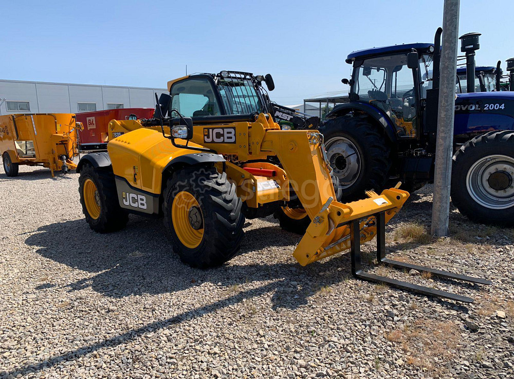 Погрузчик телескопический New Holland LM1745 Хабаровск - изображение 1