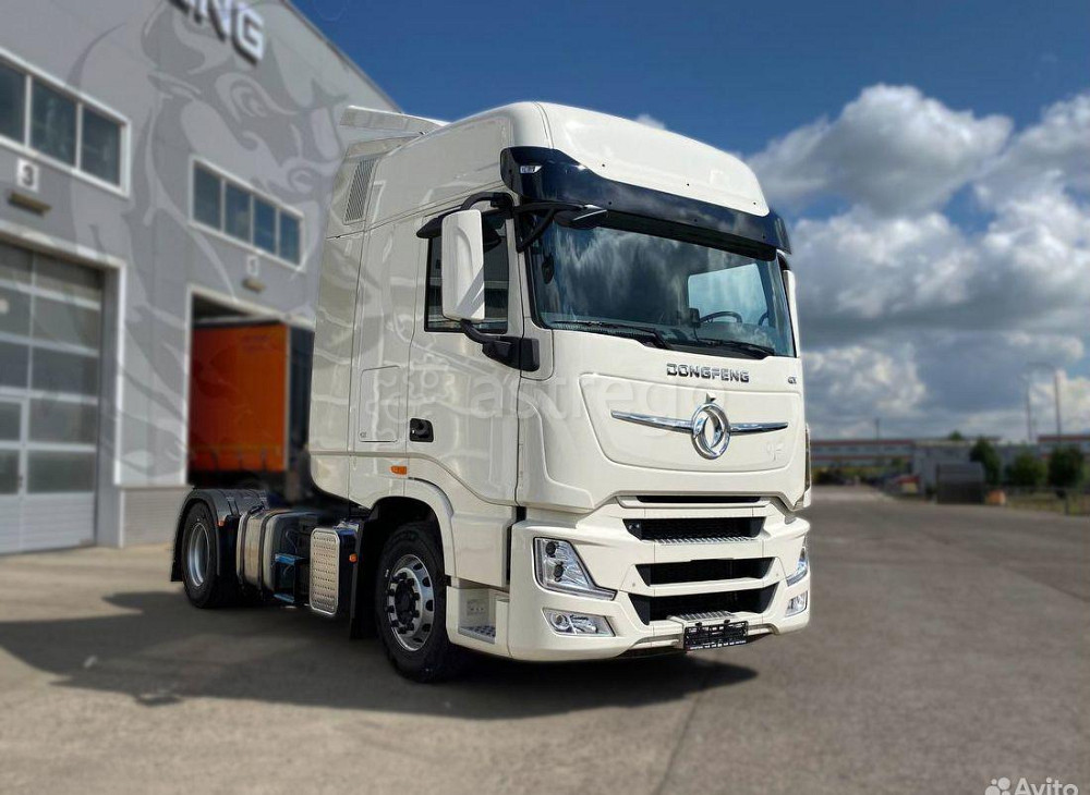 Тягач седельный DongFeng DFH 4180, белый Москва - изображение 1