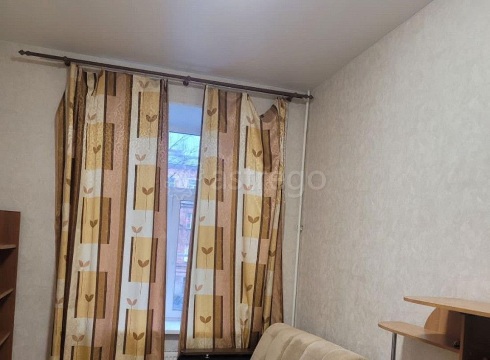 Комната, 45 м2, 2/6 эт. Санкт-Петербург - изображение 1