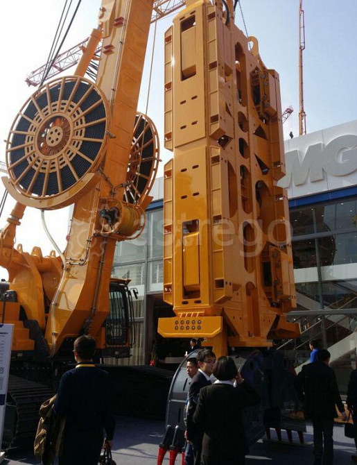 Кран гусеничный Zoomlion ZCC600V, грузоподъемность 60 т, вылет стрелы 52м (95м) Симферополь - изображение 1