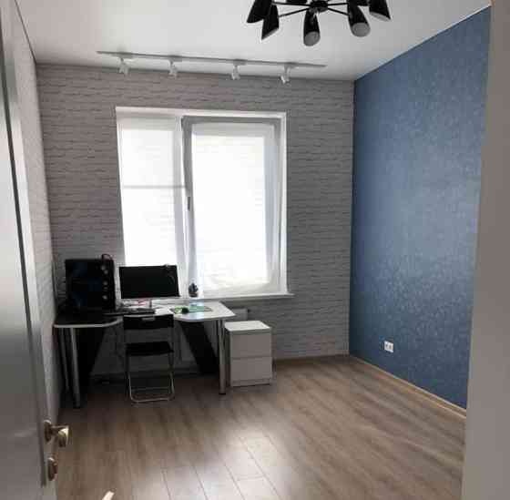 4-комн. квартира, 98 м2, 2/6 эт. Химки