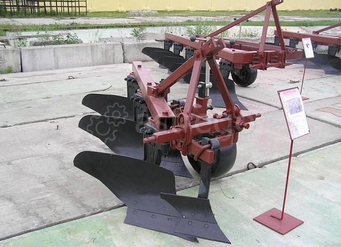 Плуг 3-х корпусный ПЛН-3-35 Санкт-Петербург - изображение 1