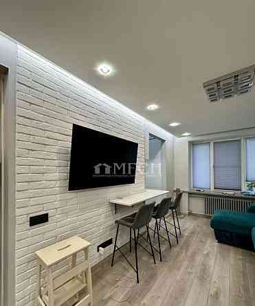 3-комн. квартира, 55 м2, 2/8 эт. Москва
