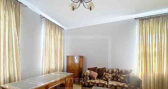 6-комн. квартира, 310 м2, 2/4 эт. Москва