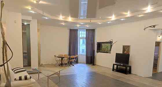 5-комн. квартира, 210 м2, 4/6 эт. Санкт-Петербург