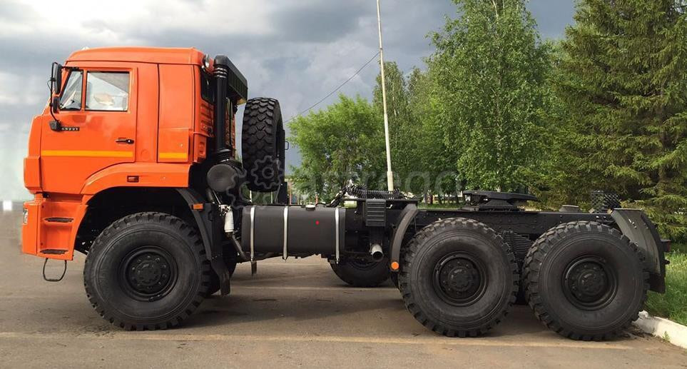 Тягач КАМАЗ 65221-53, колесная формула 6х6, грузоподъемность 19.575 т, бак 350 л Набережные Челны - изображение 1