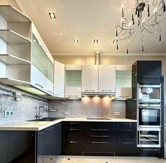 2-комн. квартира, 82 м2, 16/24 эт. Москва