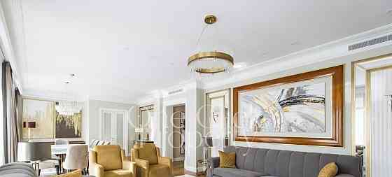 6-комн. квартира, 439.5 м2, 3/5 эт. Москва