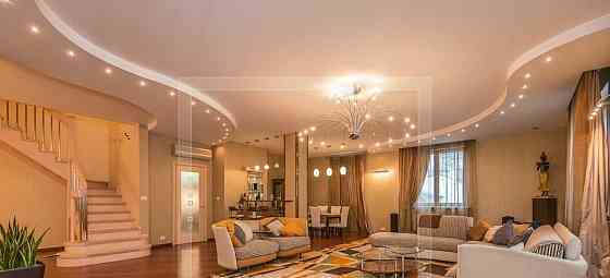 4-комн. квартира, 220 м2, 3/5 эт. Москва