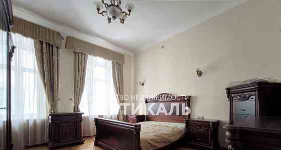 3-комн. квартира, 150 м2, 3/6 эт. Москва