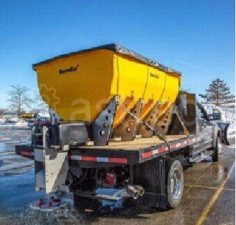 Пескоразбрасыватель с объемом бункера 2,25 м3 в кузов автомобиля Хабаровск - изображение 1